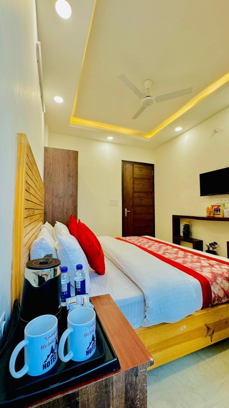 Hotel Ashram View Just 10 Minute Away Form Nizamuddin Railway Station 新德里 外观 照片