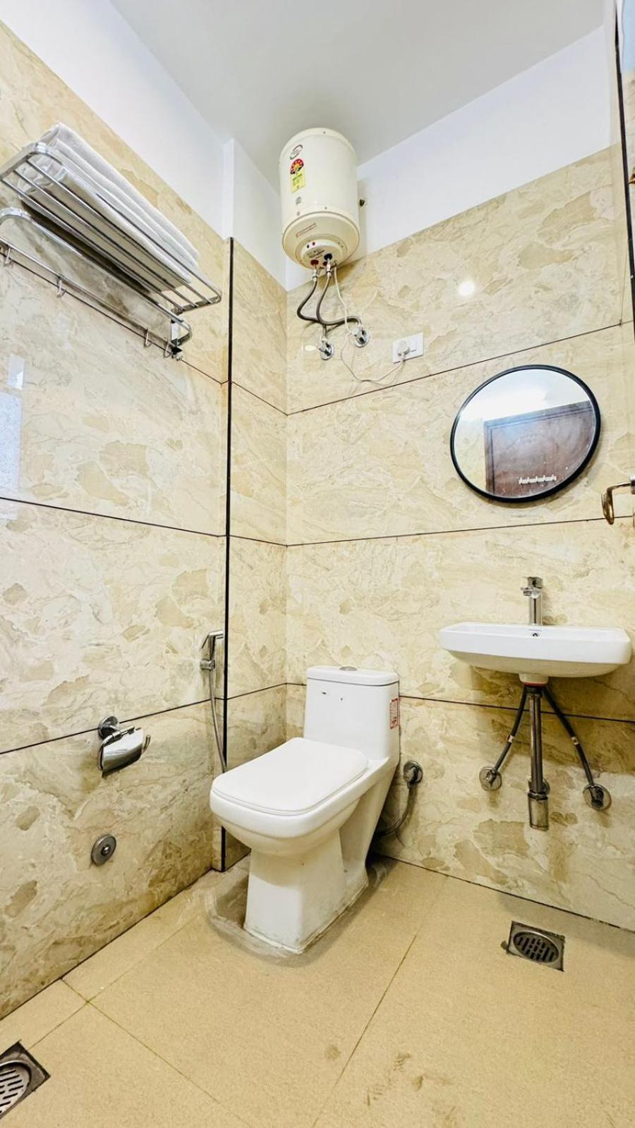 Hotel Ashram View Just 10 Minute Away Form Nizamuddin Railway Station 新德里 外观 照片