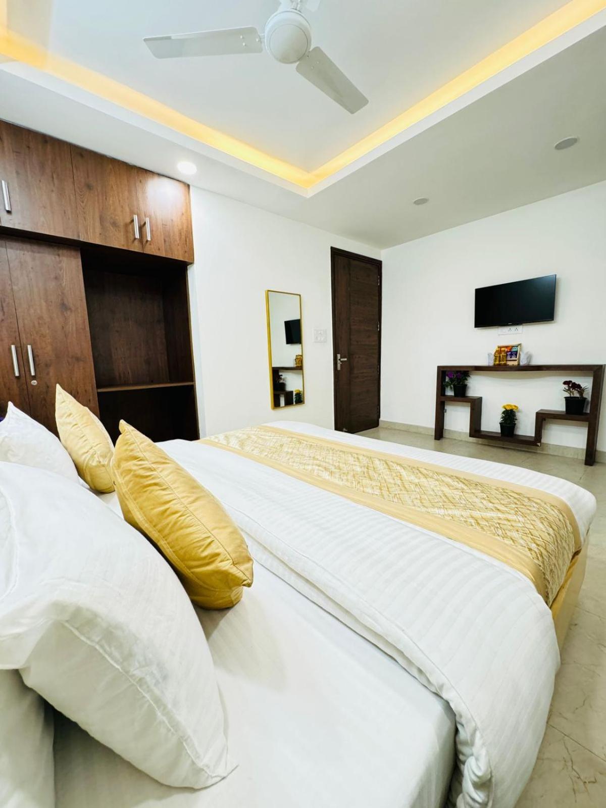 Hotel Ashram View Just 10 Minute Away Form Nizamuddin Railway Station 新德里 外观 照片