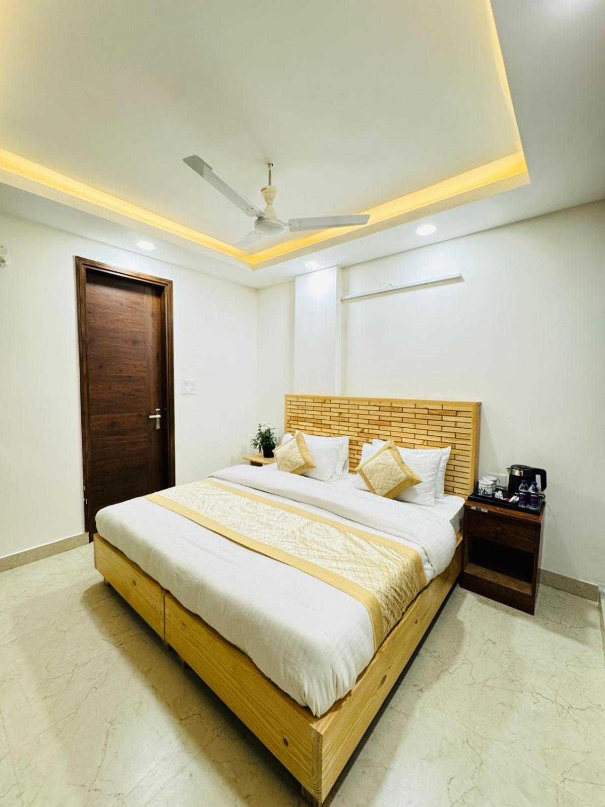 Hotel Ashram View Just 10 Minute Away Form Nizamuddin Railway Station 新德里 外观 照片