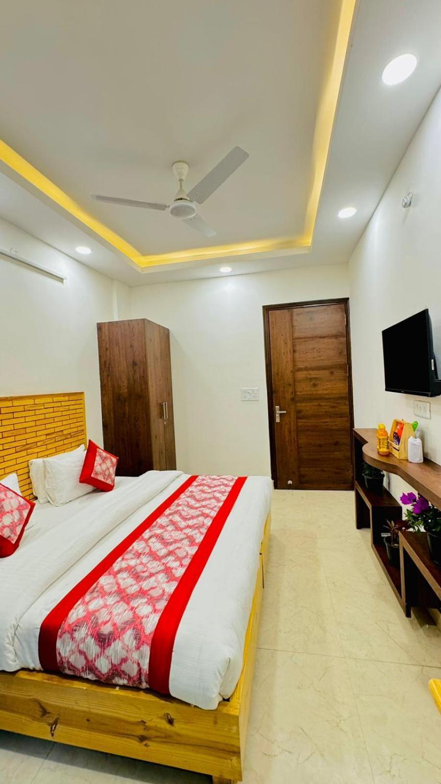 Hotel Ashram View Just 10 Minute Away Form Nizamuddin Railway Station 新德里 外观 照片