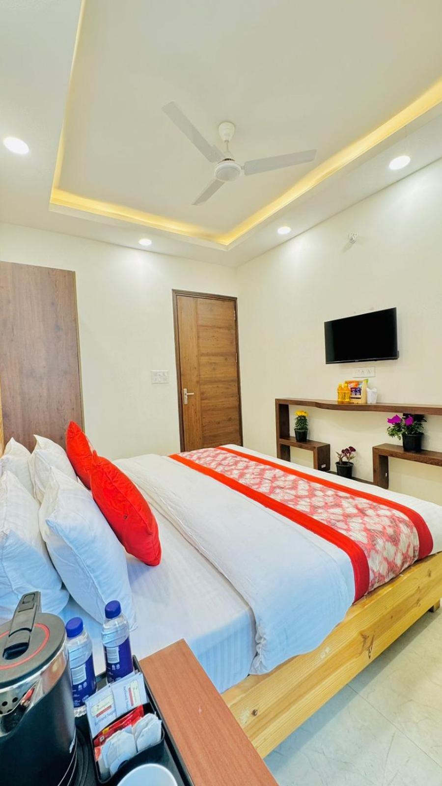 Hotel Ashram View Just 10 Minute Away Form Nizamuddin Railway Station 新德里 外观 照片